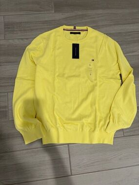 Tommy Hilfiger Men’s Yellow Crewneck Sweatshirt